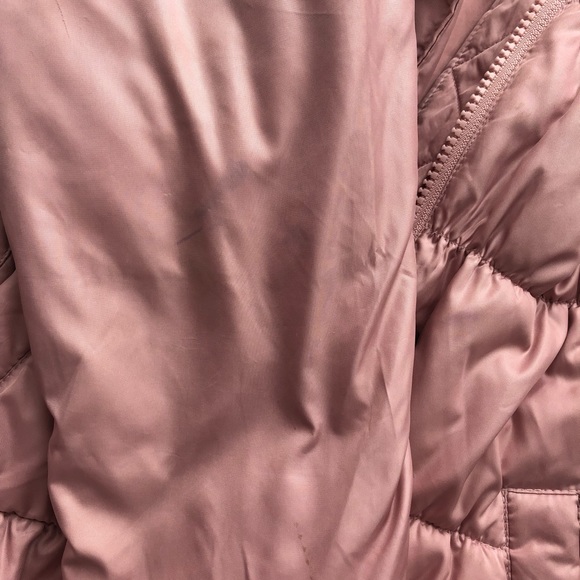 ⭐️Closet clear out⭐️ - Gap puffer jacket (10-12) - Picture 5 of 5